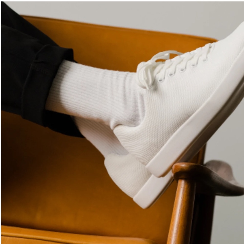 Atoms Model 000 White Sneakers Size 8 Stretch Laces